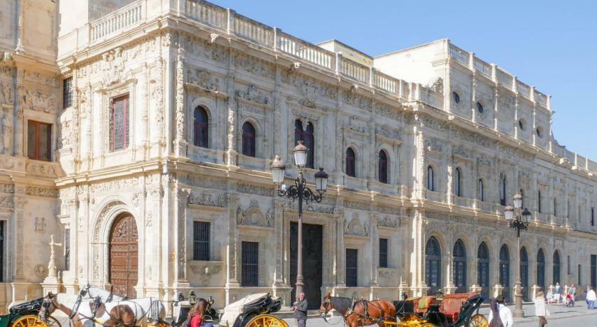Sevilla Butterfly Suites Exterior photo